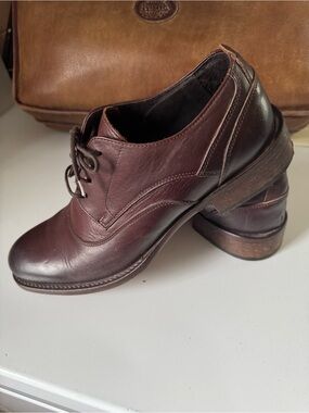 Men's Leather Lace-Up Derby Shoes